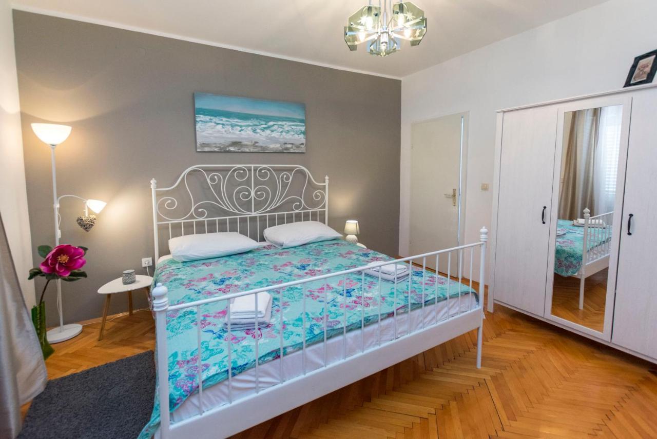 Apartments Zmika Primošten Esterno foto